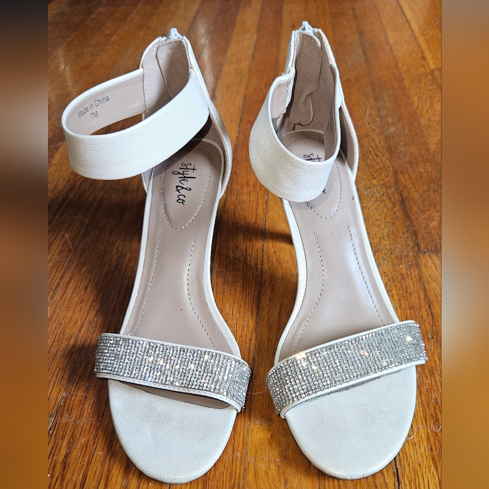 Style & Co kitten heels